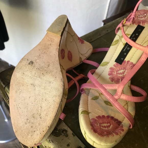Laundry by Shelli Segal floral wedge sandals 6.5 - Picture 4 of 5